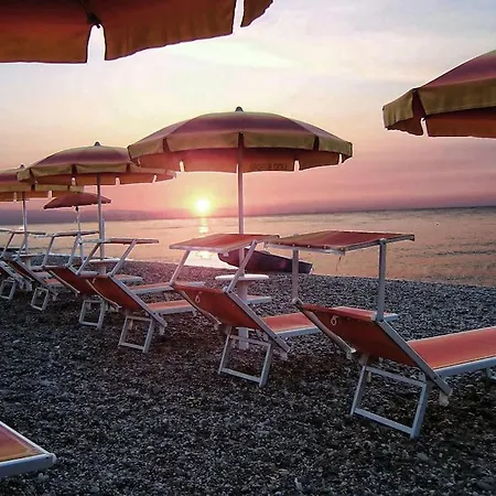 Castello: Keep Calm And In Relax * Calatabiano